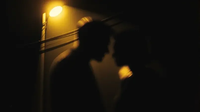 深夜官宣：顶流艺人恋情曝光，吃瓜天堂独家还原时间线 - 拼图推荐